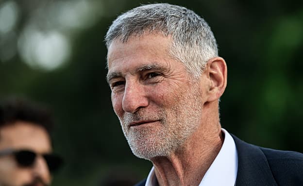 לצורך פגישות „בנושאים מדיניים”: יאיר גולן נפגש עם בכירים באבו דאבי | חדשות 13