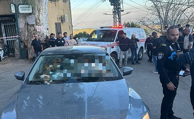 חשד לרצח בצפון: גבר נורה למוות ברכב | חדשות 13