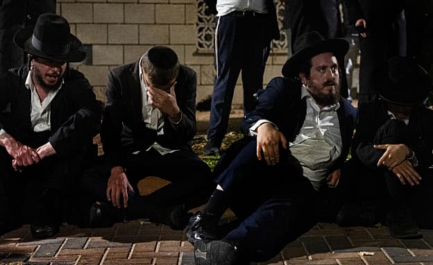 המשטרה: מפגינים חרדים ניסו לפרוץ לתחנת לב הבירה בירושלים – ונהדפו | חדשות 13