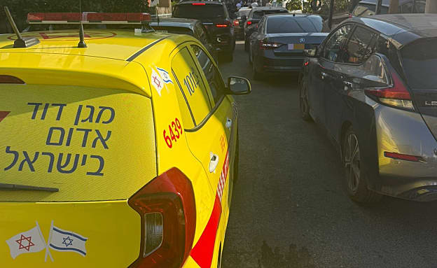 חשד לרצח בצפון: צעיר בשנות ה-20 לחייו נורה למוות במע’אר | חדשות 13
