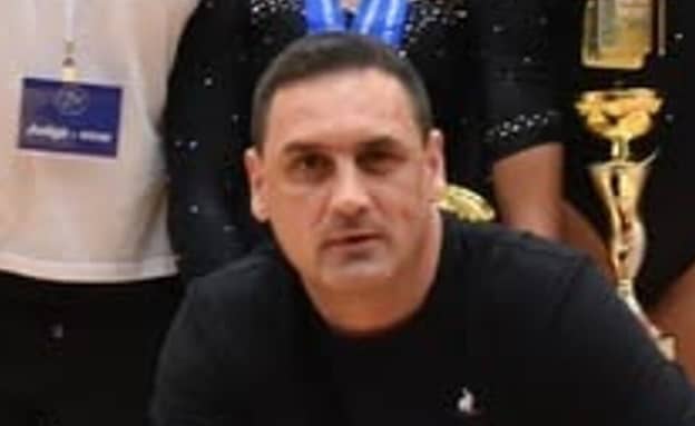 „ניצל את מעמדו”: המאמן יבגני יורדנוב מואשם באונס מתעמלות קטינות | חדשות 13