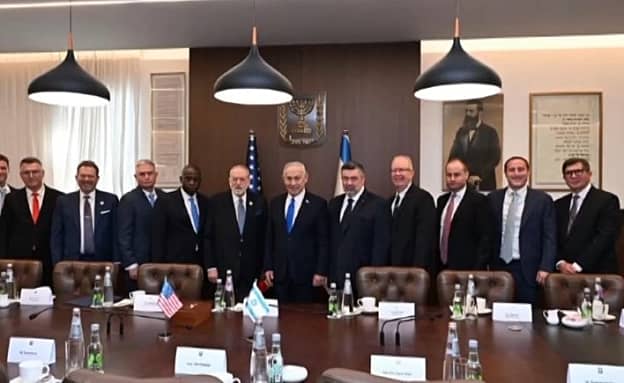 הפגישה והחרם של לשכת נתניהו על משרד המשפטים | חדשות 13