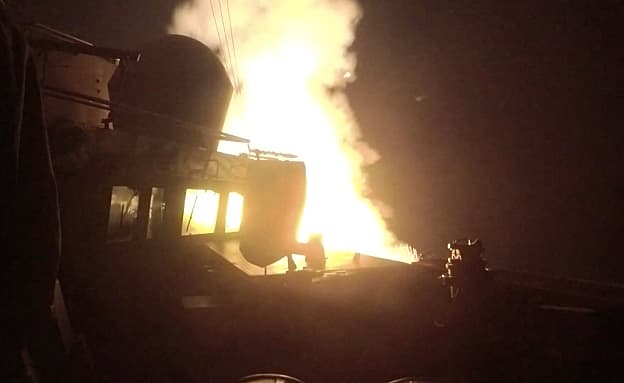 לילה לא שקט: ארה”ב השלימה גל תקיפות ברחבי איראן, שהגיבה בירי | חדשות 13
