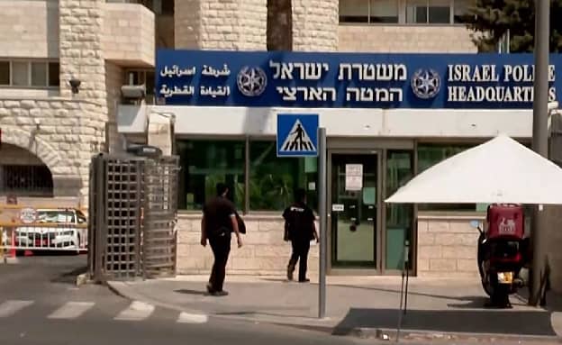 פרשת נציב שב”ס: בכירה במשטרה נחקרה באזהרה בחשד להטרדת עד | חדשות 13