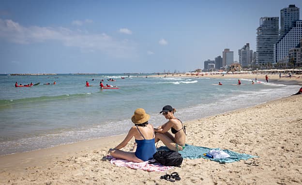 התחזית לסופ”ש: הקלה בעומסי החום, הים נוח לרחצה | חדשות 13