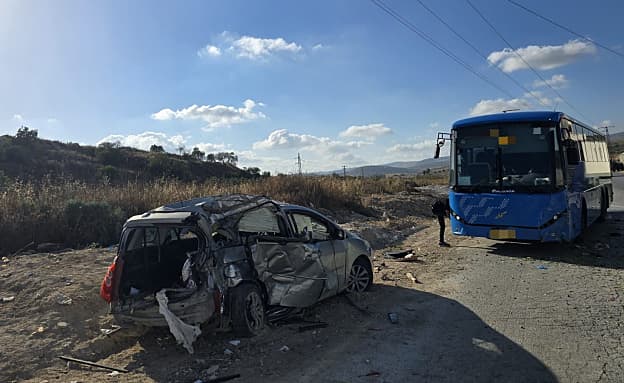 ילד כבן 10 נהרג בתאונה בין רכב לאוטובוס בשומרון, אישה נפצעה | חדשות 13