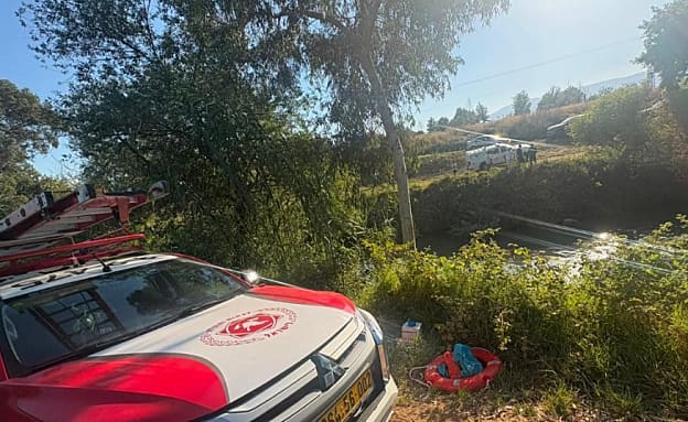 סריקות בנהר הירדן אחר שתי נערות שנסחפו בזרם | חדשות 13