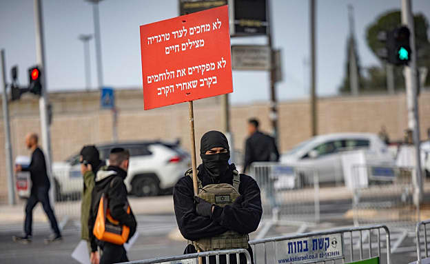 בשת”פ בין הקואליציה לאופוזיציה: „חוק הלומי הקרב” אושר בוועדה | חדשות 13
