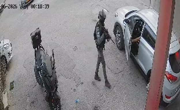 לוחם מג”ב זרק רימון הלם לרכב של פלסטיני בקלנדיה – ומנע ממנו לצאת | חדשות 13