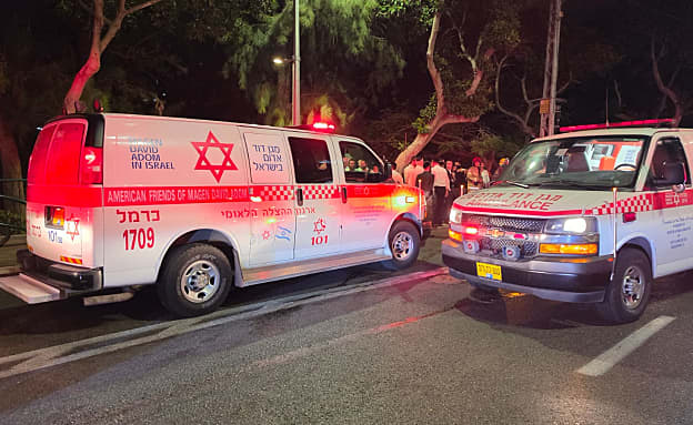 בן 15 נפגע מרכב בקריית ביאליק, מצבו אנוש | חדשות 13