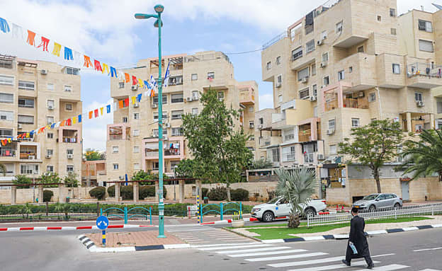 ב-ט’ באב, במימון עירוני: כנס שהשווה בין מעצר עריקים לשואה | חדשות 13