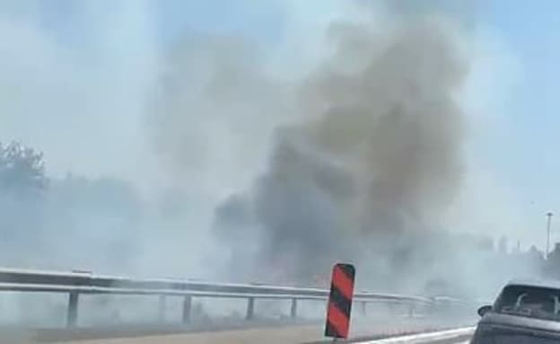 שריפה משתוללת סמוך לבן שמן, כבישים נחסמו: „לא להגיע לאזור” | חדשות 13
