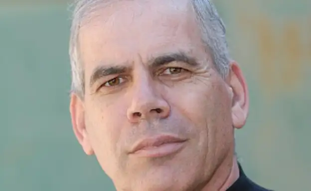 „סמל של השידור הציבורי”: העיתונאי אורן נהרי הלך לעולמו בגיל 70 | חדשות 13