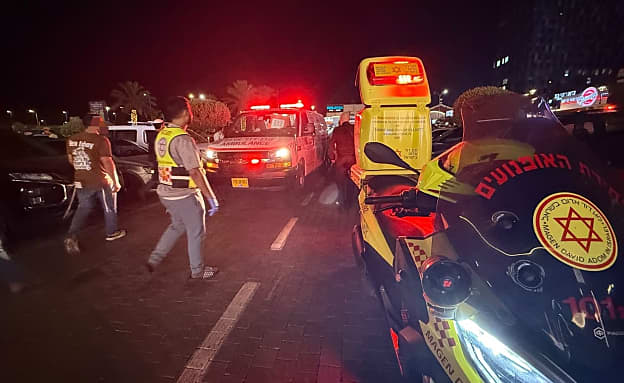 האלימות משתוללת: נער בן 17 נדרס למוות, הנהג נפצע קל מירי | חדשות 13