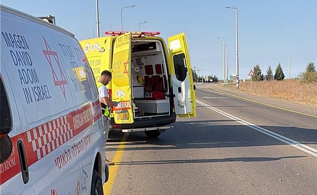 רוכב אופניים כבן 40 נהרג מפגיעת רכב סמוך לצומת מגשימים | חדשות 13
