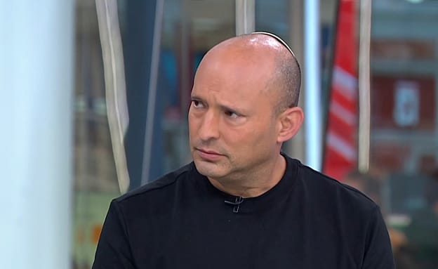 בנט לחדשות 13: „רונן בר צודק, נתניהו עושה מעשה בזוי” | חדשות 13