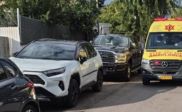 ירי בנתניה: צעיר בן 20 נפצע קשה, הרקע כנראה פלילי | חדשות 13