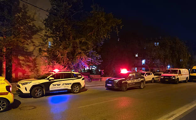 חשד לרצח: אישה נדקרה למוות בדירה בחיפה, בן זוגה נעצר | חדשות 13