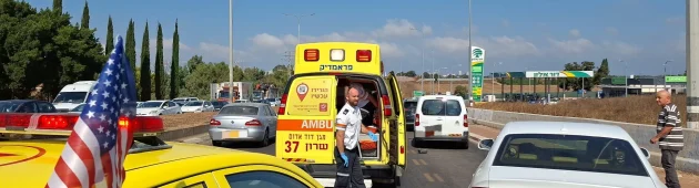 חשד לפיגוע דריסה: 8 פצועים קל-בינוני מפגיעת רכב, הנהג נמלט
