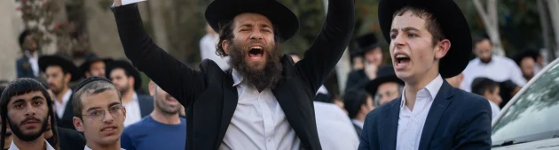 גיוס ומחאה: מאות חרדים התייצבו בבקו"ם, הפלג הירושלמי הפגין