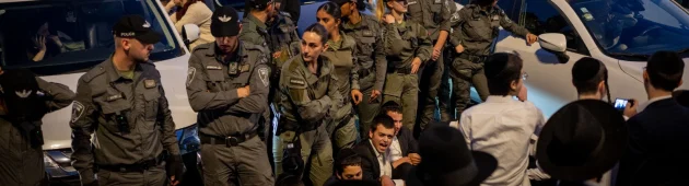 במחאה על מעצר עריקים: חרדים קיצוניים חסמו את כביש 4