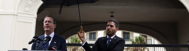 הרצוג בזירת הפיגוע בסידני: "תודה לגיבורים שהצילו חיים"