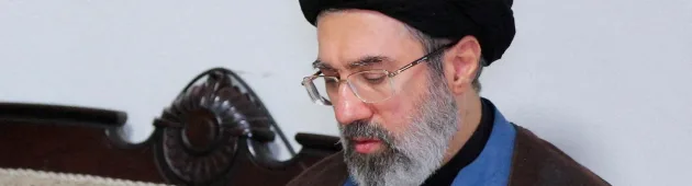 "נפצע קשה, אך מתפקד": פרטים חדשים על מצבו של מוג'תבא חמינאי