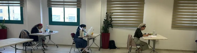 אחרי שחיכו שעות לטפסים: נשים נכנסו לבחינת ההסמכה ברבנות