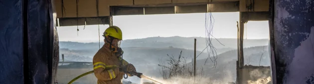 24 בתים נפגעו בחוות גלעד: "מוקד שריפה שהחל מבדל סיגריה שהושלך"