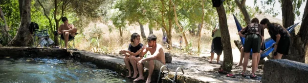 אלימות, עירום והדרת נשים: הקרב על המעיינות באזור ירושלים