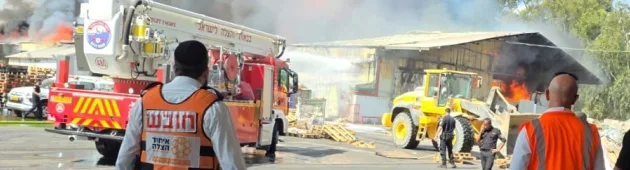 שריפה פרצה בשני מפעלים בשדרות, הוסר החשש לחומרים מסוכנים