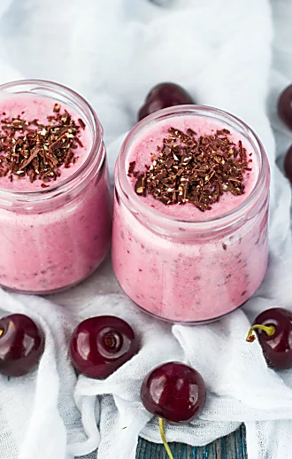 בשיא העונה: 5 מנות מלוחות ומתוקות עם דובדבנים