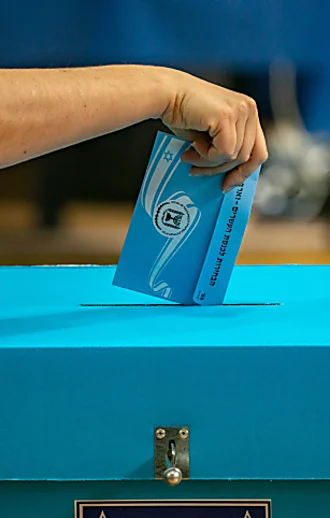 המבקר מתריע: "ליקויים בהיערכות להשפעות זרות על הבחירות"