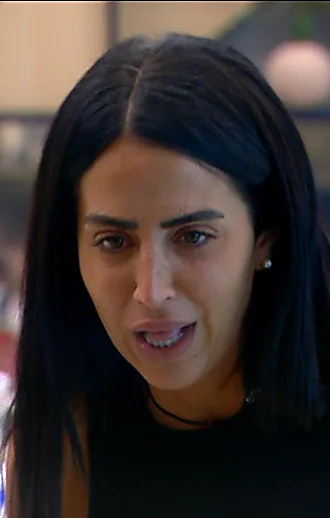 זה מה שבר כהן עשתה לילדה שכתבה לה שהיא ביריונית