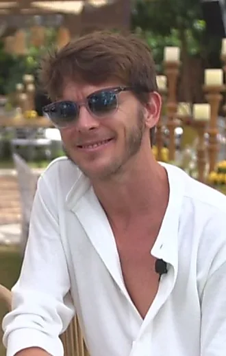 עפר שכטר בריאיון מהחופה: "אין מילים לתאר את האושר שלנו"