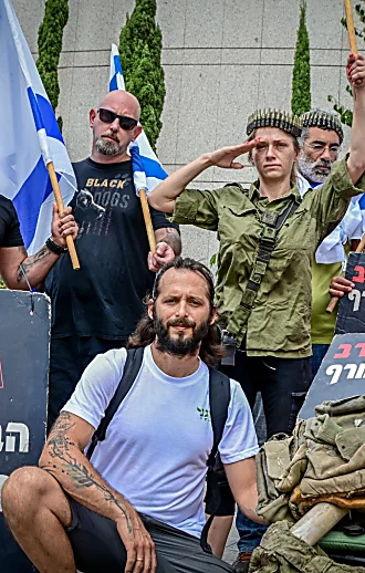 לא מספיק לתמוך מרחוק - גייסו את הלומי הקרב לעבודה | דעה