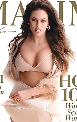 מפתיע ומדהים: זו הדוגמנית היפה שנבחרה לאישה הסקסית בעולם