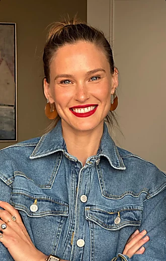 "שחצנית ויהירה": בר רפאלי הוזמנה לתצוגת אופנה בגרמניה וזכתה לביקורת על התנהגותה