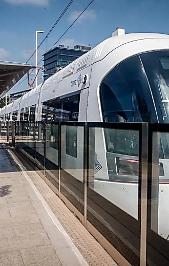 העיכוב בפתיחת הקו הירוק ברכבת הקלה - וההסתרה לפני הבחירות