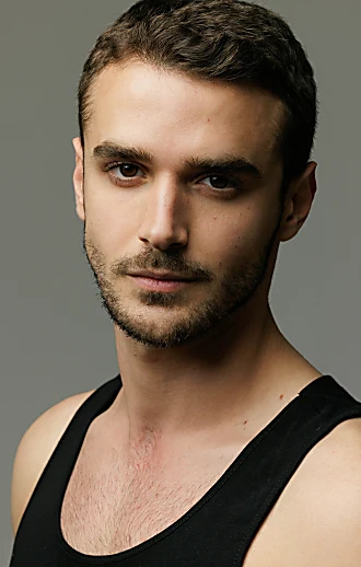 כוכב "בלקספייס 2": "בתפקיד אני מרגיש שיש לי אופציה לברוח"