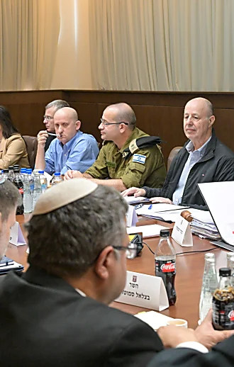 בצל ההסלמה: בני משפחות של שרים פונו לכתובות חלופיות