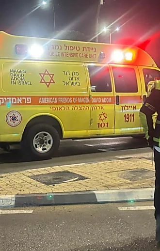 רוכב אופניים חשמליים כבן 50 נהרג לאחר שנפגע ממשאית בחולון