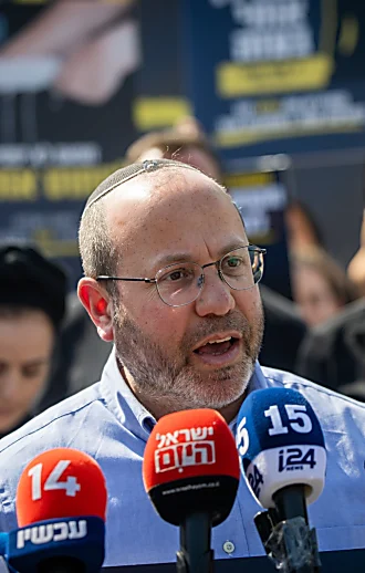 משפחות פורום תקווה: מכתבי החיילים פוגעים בחטופים