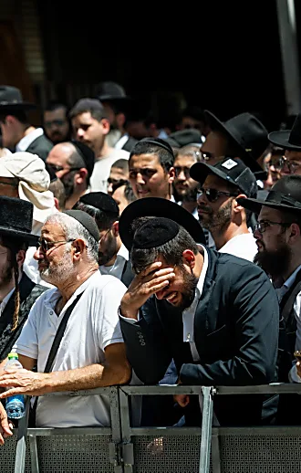 הלוויית הרב מאזוז: חסימות נרחבות ושיבושים בגוש דן