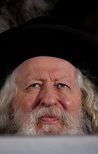 האדמו"ר מגור נגד המדינה: ראש החסידות הגדולה חובר לסאטמר