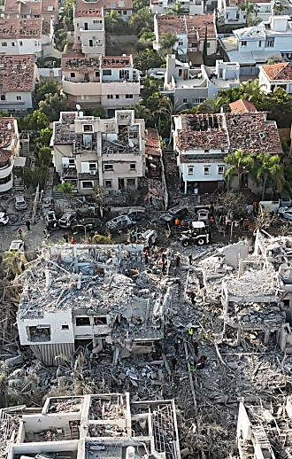פגיעה ישירה בראשל"צ: גבר ואישה נהרגו, תינוקת חולצה מההריסות