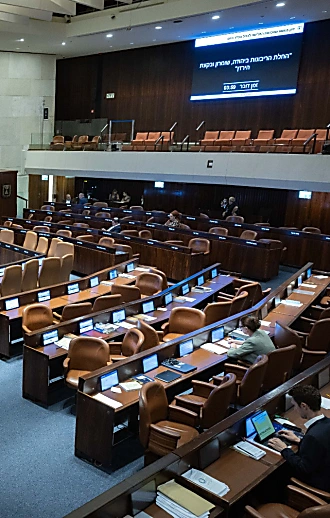 לא עוצרים: סגירת גל"צ וחוקי הפטור והתקשורת יקודמו השבוע