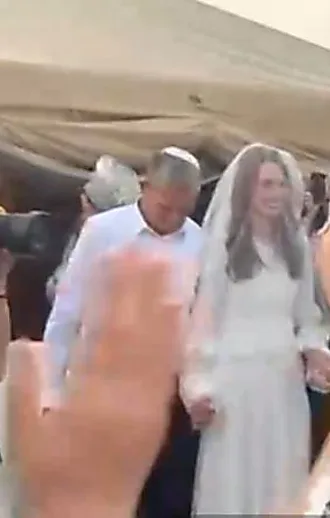 מתחתנים בצל הכאב: "ייקח קצת זמן - אבל את תבחרי בחיים"