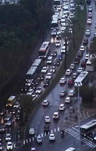 חולדאי וליאון: "תנו לפקחים סמכות לאכוף כניסת רכבים לצומת חסום"