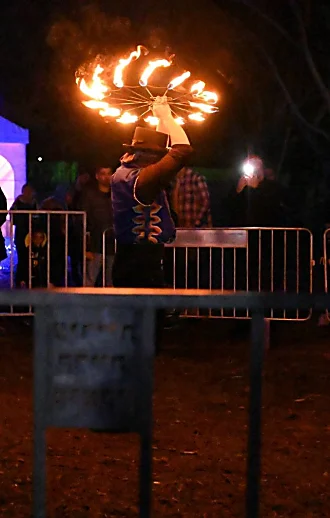 צמוד לגן חיות: חוויה מיוחדת לכל המשפחה - במיוחד לחג האורות